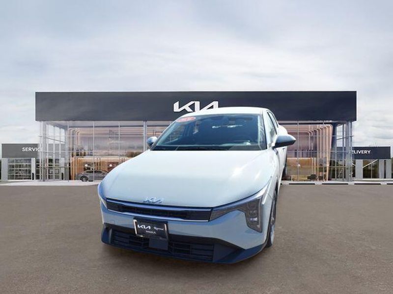 New 2026 Kia K4 LXSImage 8