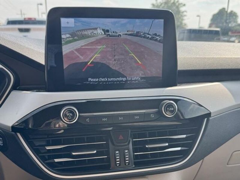 Used 2020 Ford Escape SEImage 19