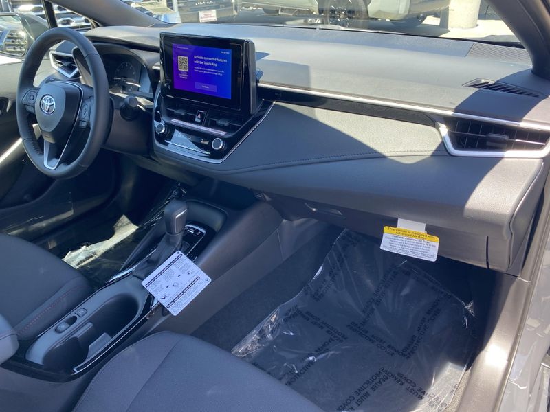 New 2025 Toyota Corolla SEImage 9