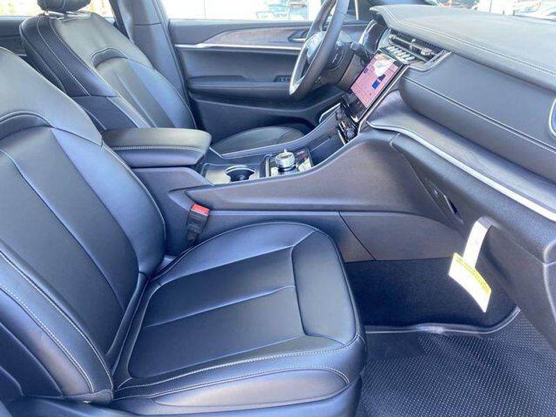 New 2024 Jeep Grand Cherokee 4xeImage 12