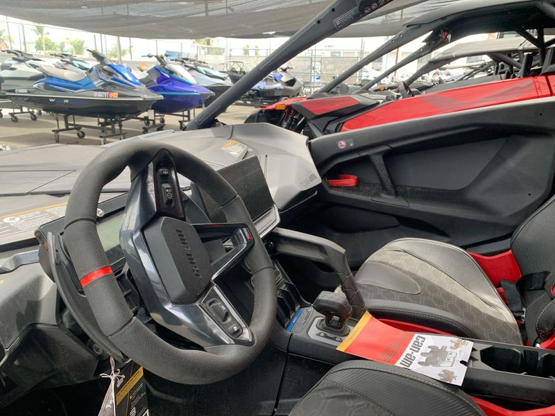 New 2025 Can-Am MAVERICK R MAX X RS 999T DCT Image 13