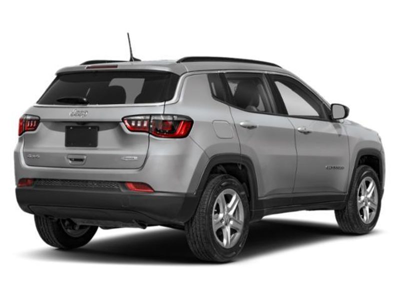 New 2026 Jeep Compass Latitude Altitude