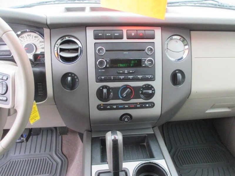 Used 2012 Ford Expedition EL Image 17