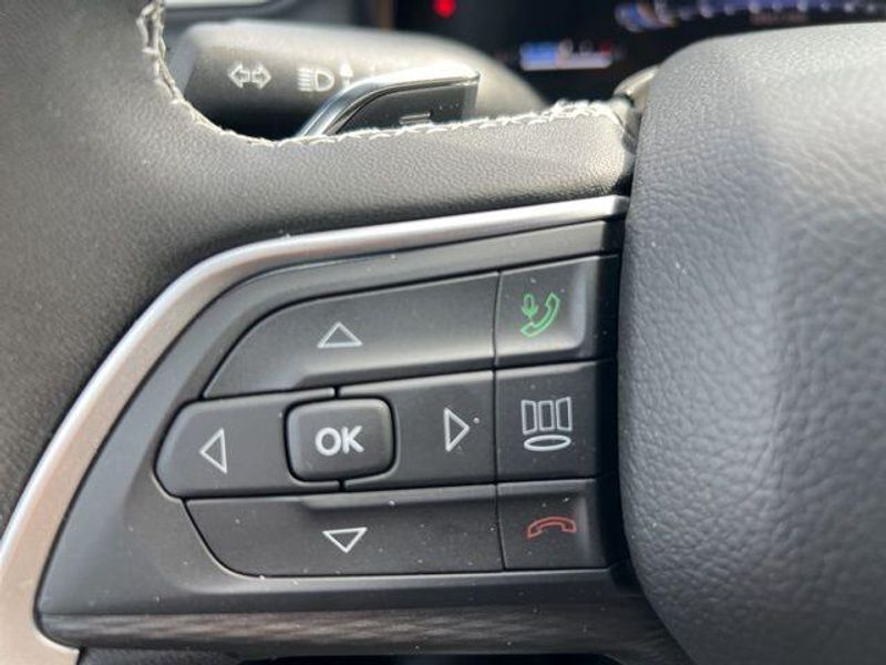 2025 Jeep Grand Cherokee Laredo X 4x4