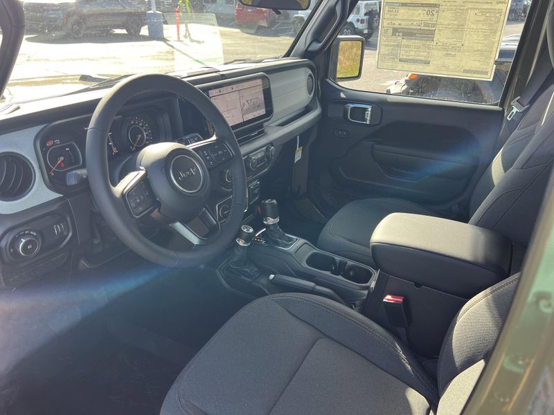 New 2025 Jeep Wrangler 4-door Sport SImage 13