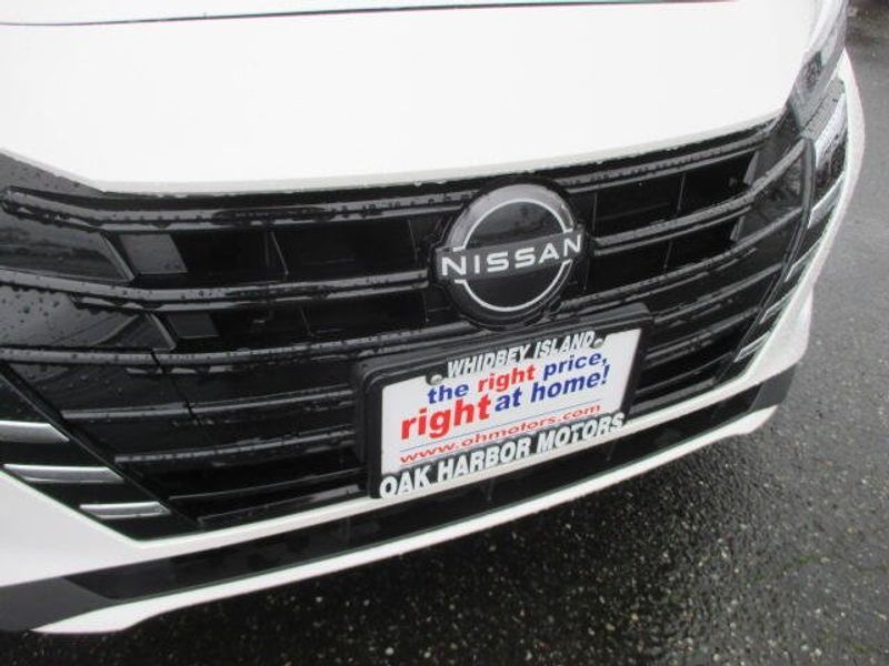 Used 2023 Nissan Versa SVImage 4