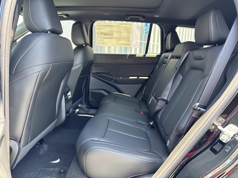New 2026 Jeep Cherokee Limited 4x4