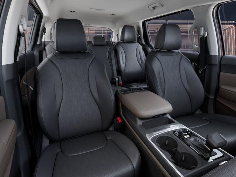 New 2026 Kia Carnival EXImage 16