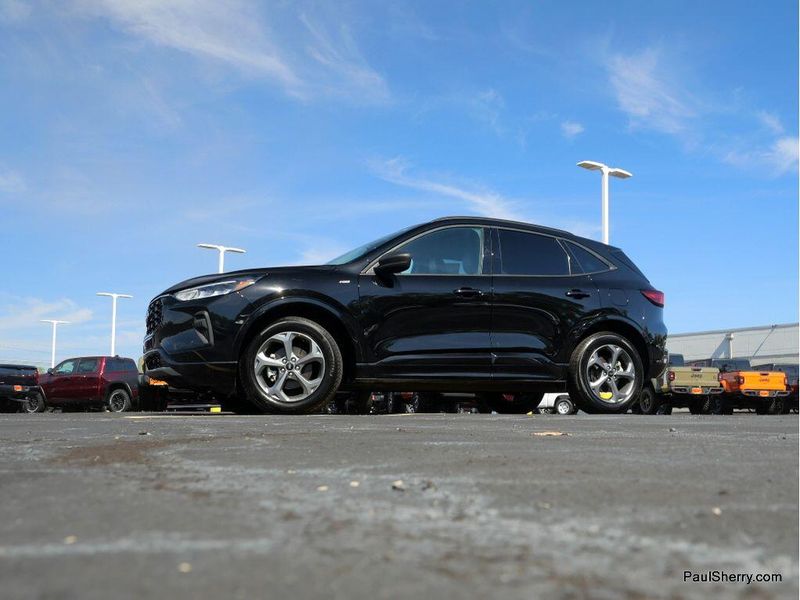 2024 Ford Escape ST-Line photo 13