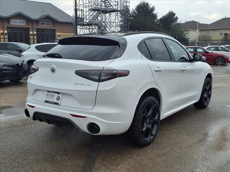 2025 Alfa Romeo Stelvio Image 6