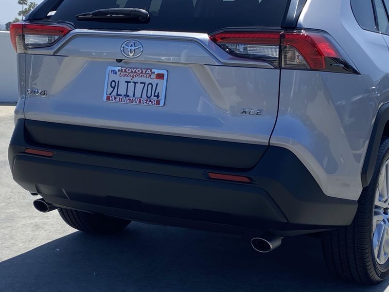 2024 Toyota RAV4 XLE PremiumImage 5