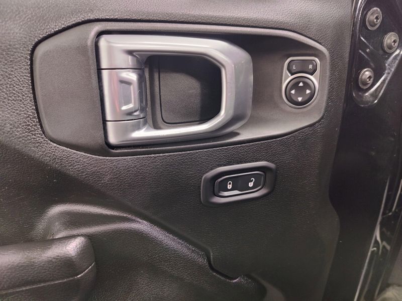 Used 2022 Jeep Wrangler 4xE Rubicon w/Sky 1-Touch Power TopImage 24