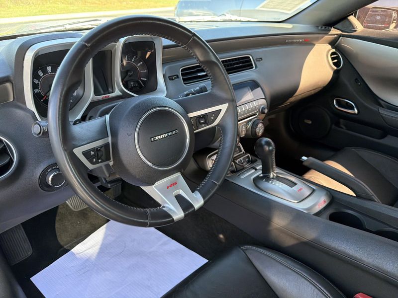 Used 2011 Chevrolet Camaro 2LTImage 25