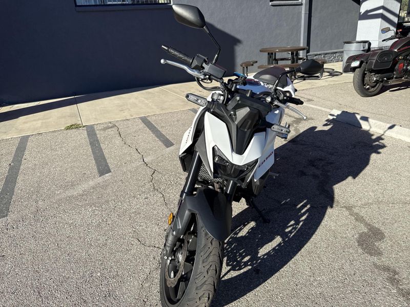 Used 2025 Honda CB750 HORNET Image 10