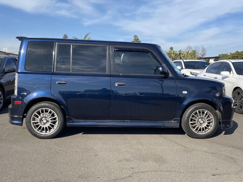 2006 Scion xB BaseImage 2