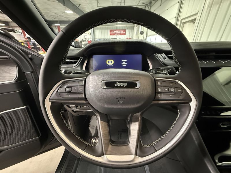 New 2026 Jeep Grand Cherokee Limited 4x4Image 28