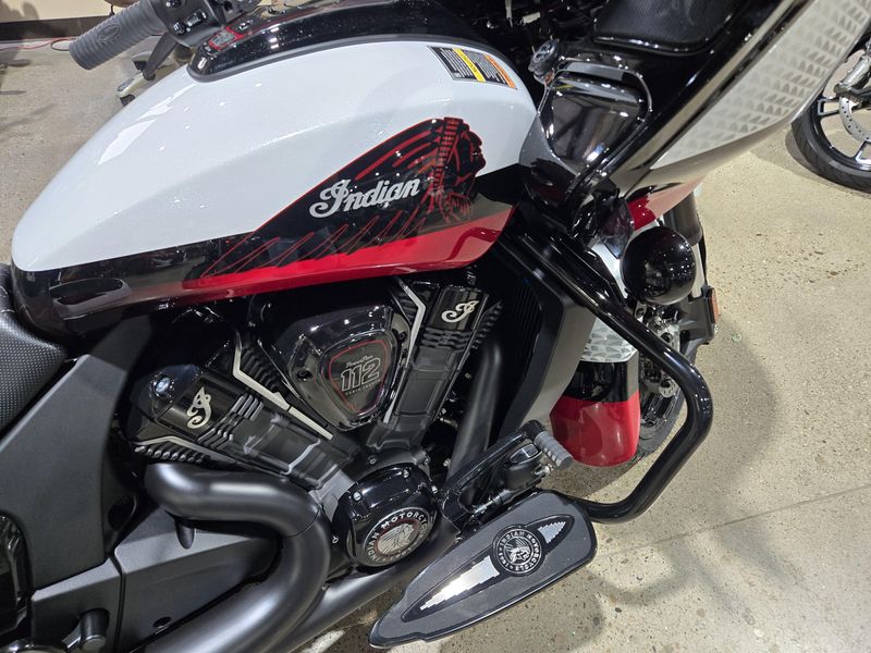 2025 Indian Motorcycle CHALLENGER ELITE 49ST Image 9