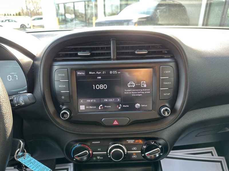 2023 Kia Soul LXImage 23
