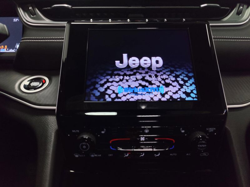 Used 2024 Jeep Grand Cherokee Altitude X 4X4 w/SunroofImage 24