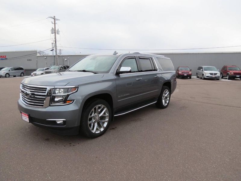 Used 2020 Chevrolet Suburban Premier 4x4 4dr SUVImage 5