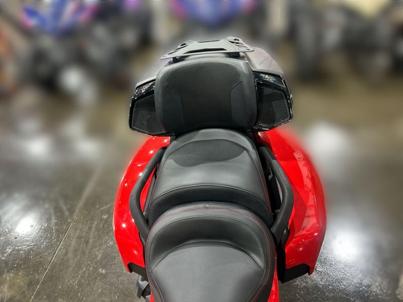 2022 Can-Am H7NA  in a PLASMA RED/ CARBON BLACK exterior color. Del Amo Motorsports delamomotorsports.com 