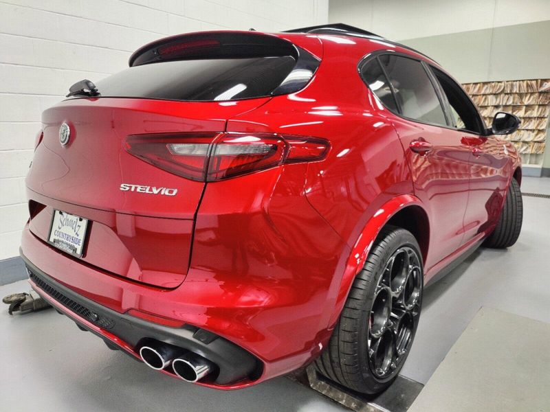 Used 2023 Alfa Romeo Stelvio Quadrifoglio AWD w/SunroofImage 18