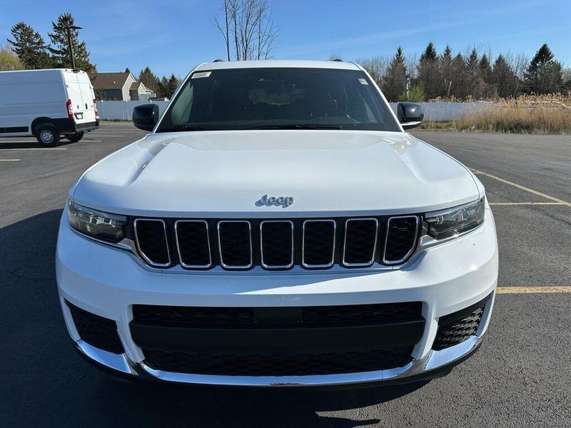 2025 Jeep Grand Cherokee L Laredo X 4x4Image 6