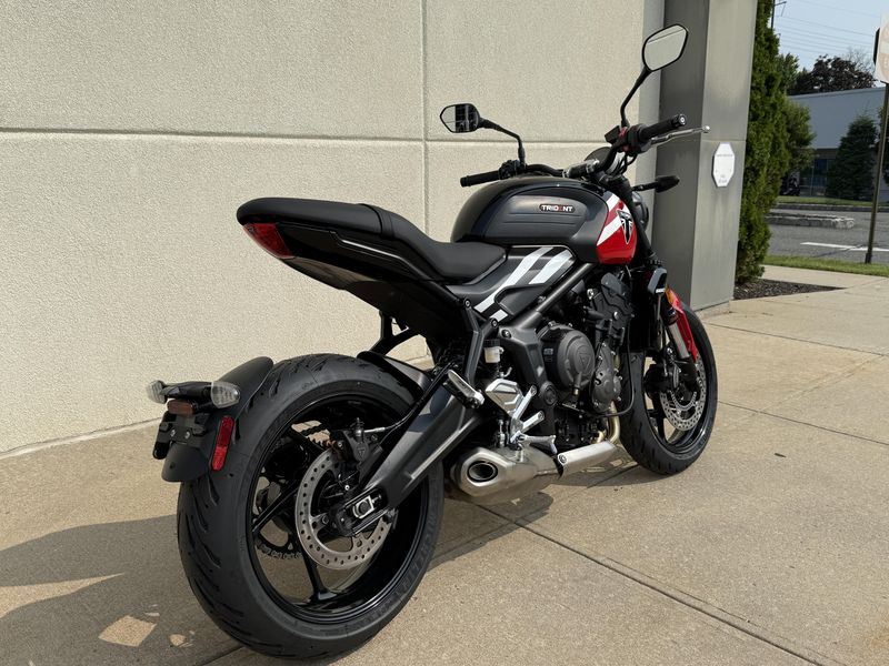 2025 Triumph TRIDENT 660Image 3