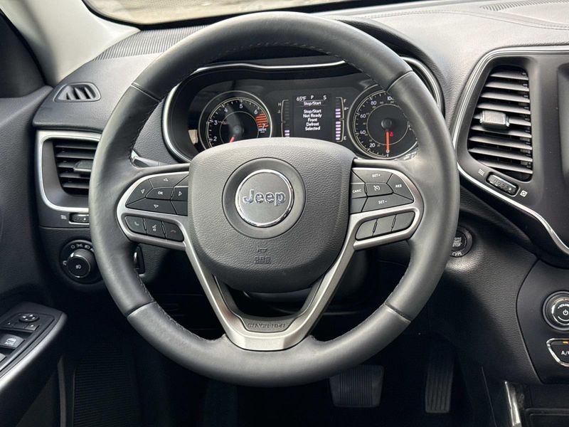 Used 2019 Jeep Cherokee Latitude Plus FWD