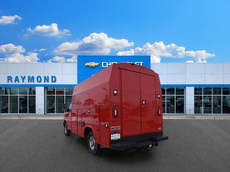 New 2026 Chevrolet Express 3500 Work VanImage 6