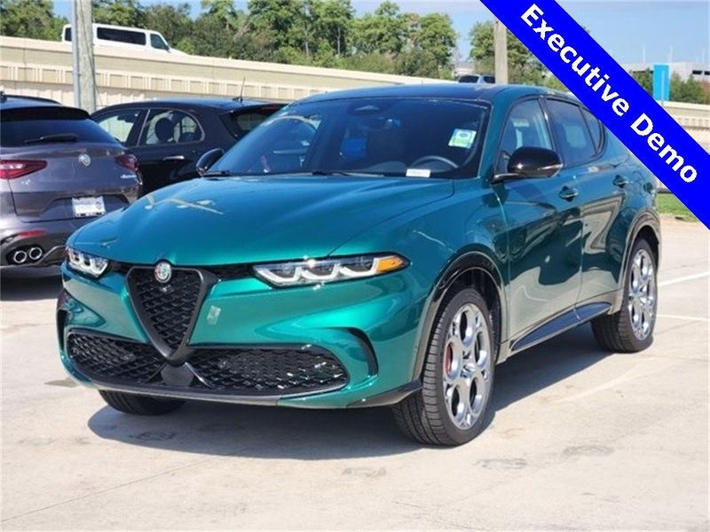 2024 Alfa Romeo Tonale Veloce Eawd in a Verde (Green) Fangio Metallic exterior color and Blackinterior. Northside Alfa Romeo of Houston 281-475-4549 alfaromeousaofnorthhouston.com 