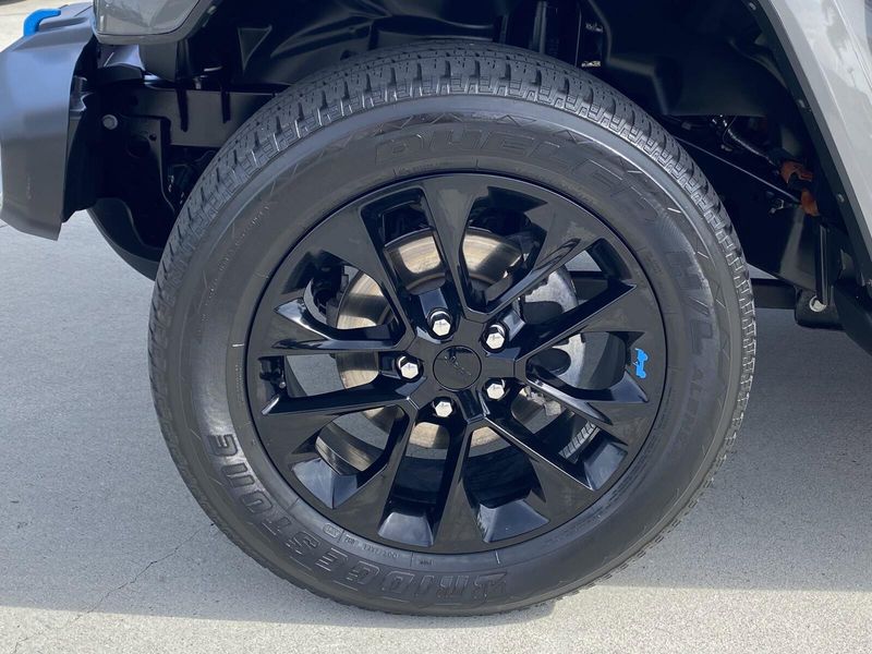 2022 Jeep Wrangler 4xE Unlimited Sahara 4xeImage 10