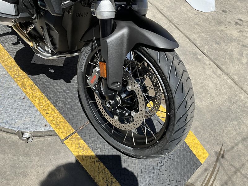 New 2025 BMW R 1300 GS Image 10