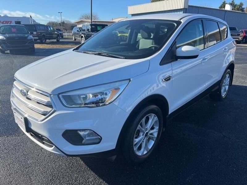 2019 Ford Escape SEImage 3