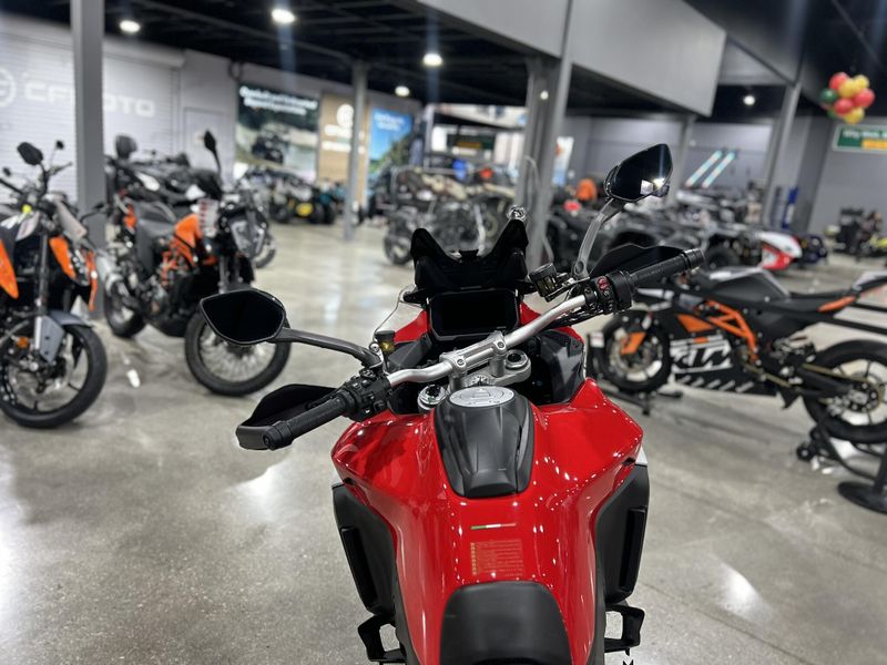 New 2024 Ducati MULTISTRADA V4 S TRAVEL & RADAR SPOKED WHEELS - DEMO Image 16