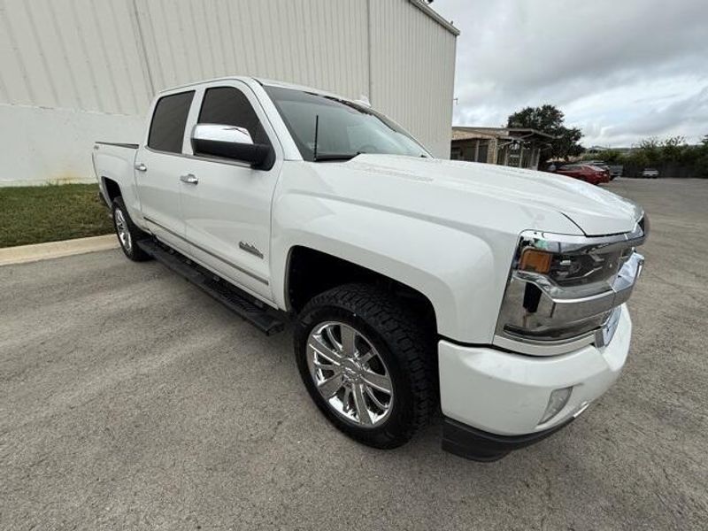 2018 Chevrolet Silverado 1500 High Country photo 4
