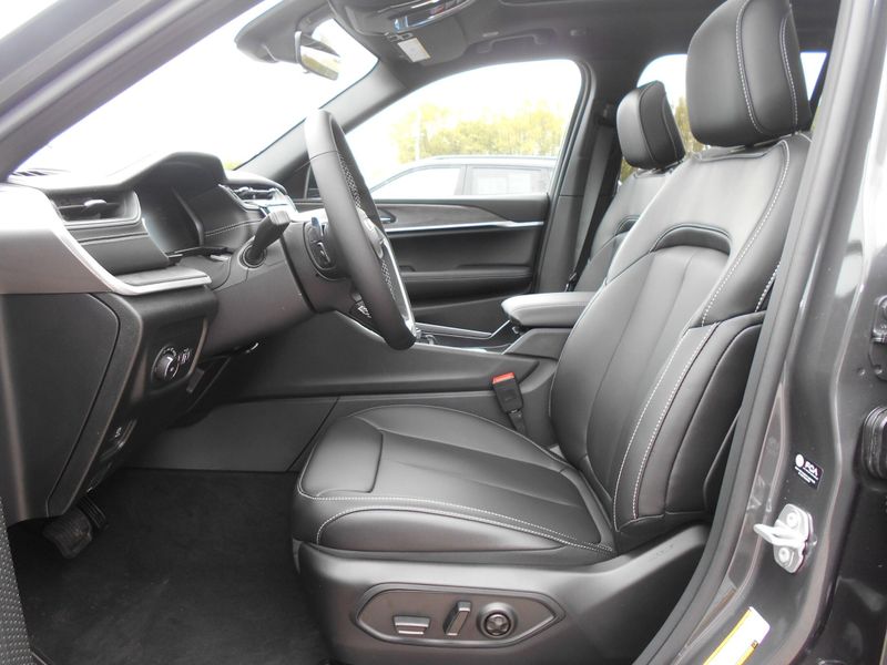 2025 Jeep Grand Cherokee Limited 4x4Image 6