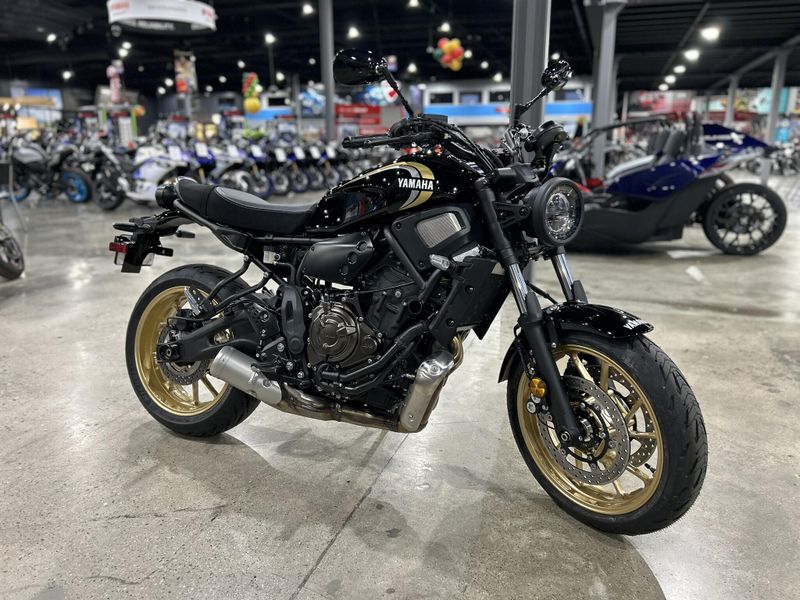 New 2025 Yamaha XSR700 Image 1
