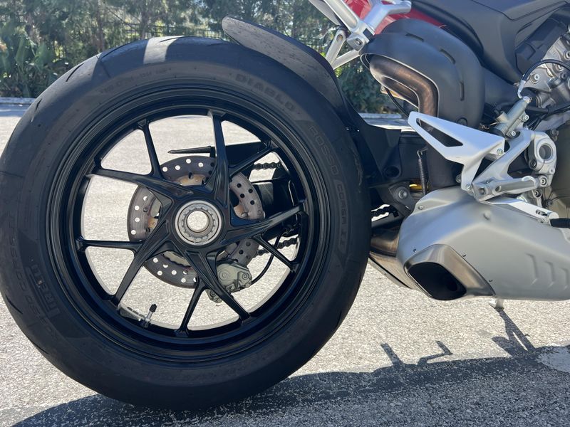 2021 Ducati Streetfighter V4 