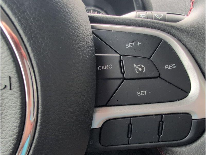 Used 2023 Jeep Renegade TrailhawkImage 23