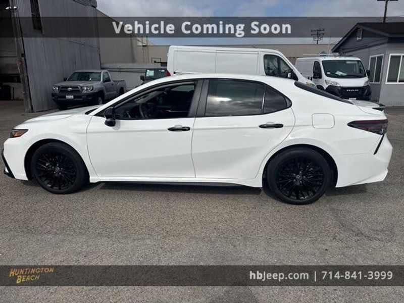 2022 Toyota Camry SE NightshadeImage 8