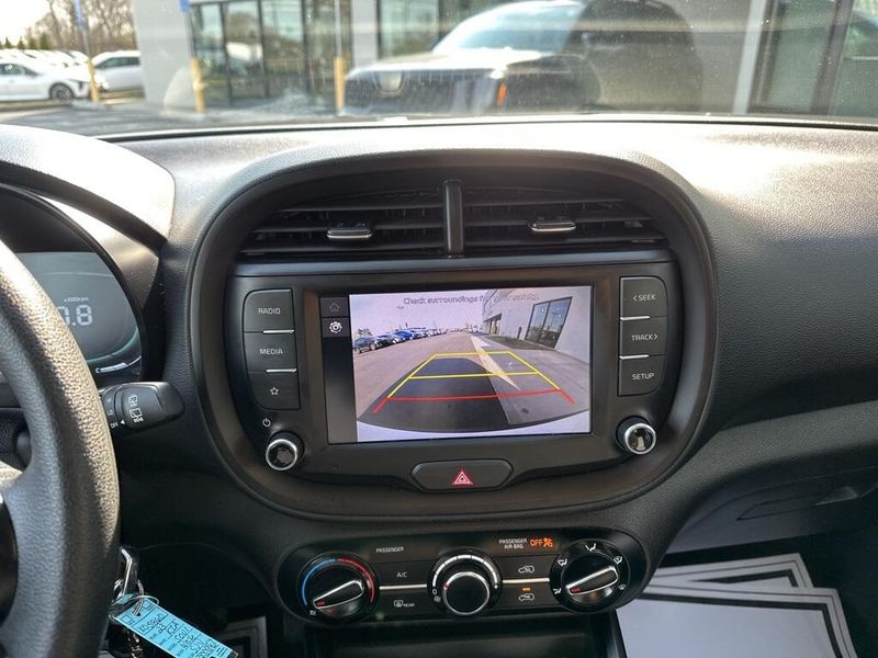 2023 Kia Soul LXImage 24