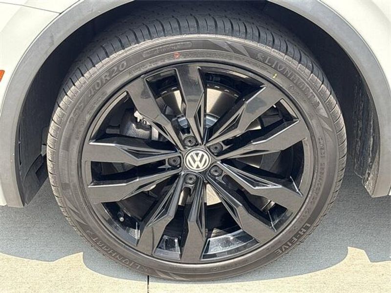 2021 Volkswagen Tiguan 2.0T SE R-Line BlackImage 10