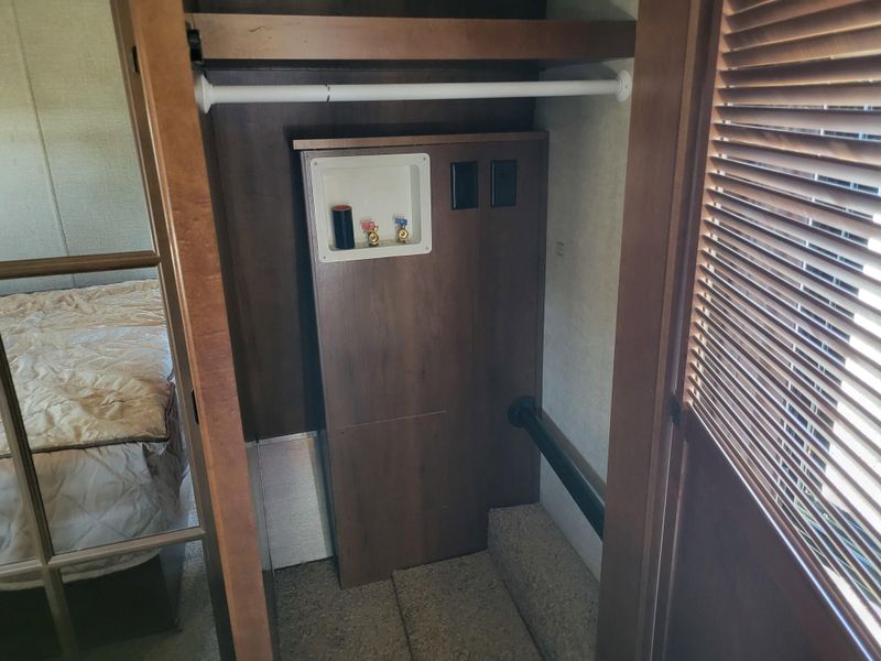 Used 2016 HEARTLAND BIG HORN 3010RE Image 24