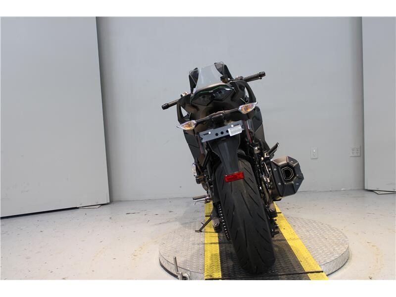 Used 2023 Kawasaki NINJA 1000SX Image 3