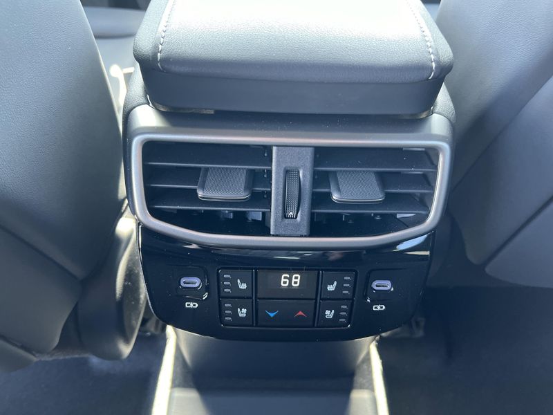 2025 Lexus RX 450h+ LuxuryImage 20