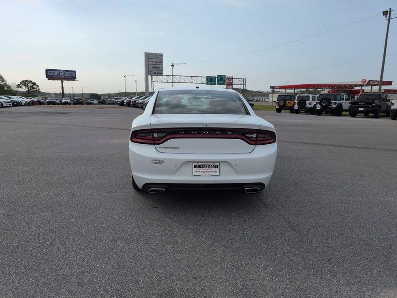 2022 Dodge Charger SXTImage 6
