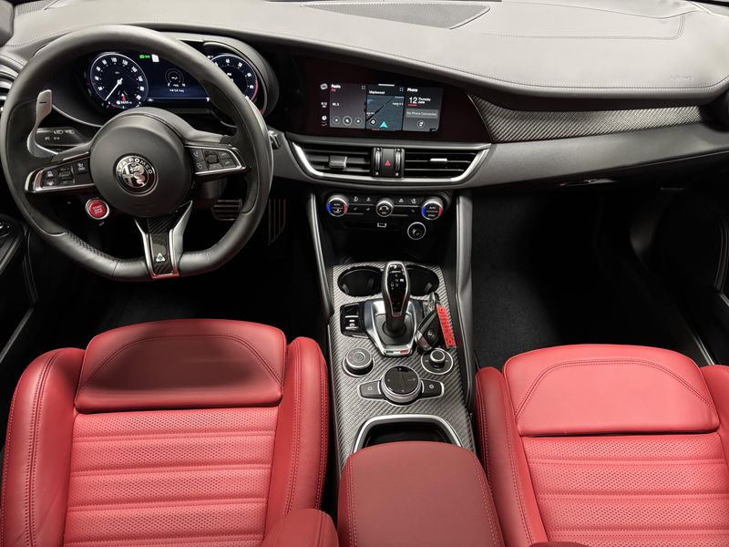 New 2024 Alfa Romeo Giulia Quadrifoglio Carbon RwdImage 17