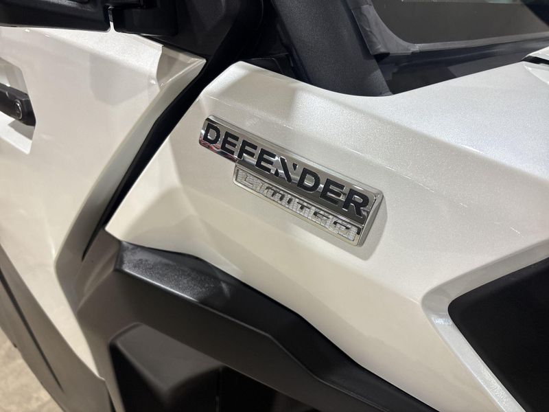 New 2027 Can-Am DEFENDER MAX LIMITED CAB HD11 Image 17