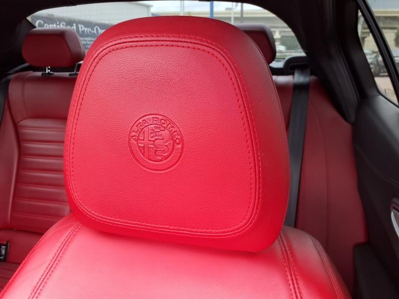 2023 Alfa Romeo Giulia VeloceImage 19